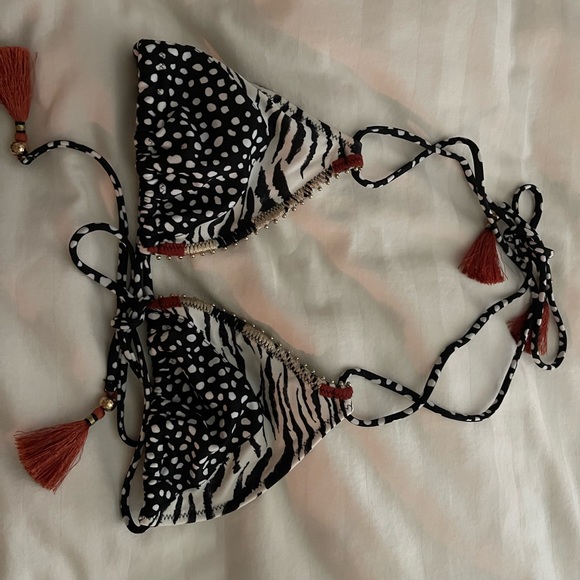 NWT Victoria’s Secret medium top and small bottom bikini - Picture 3 of 13